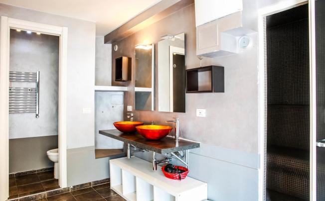 Фото отеля C. Luxury Palace & Hostel