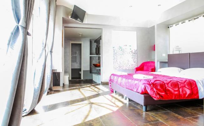 Фото отеля C. Luxury Palace & Hostel