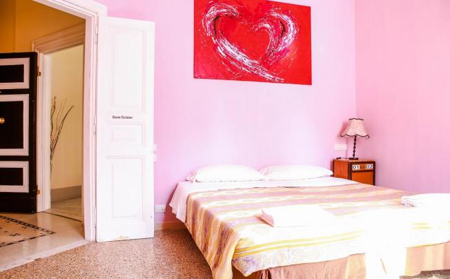 Фото отеля C. Luxury Palace & Hostel
