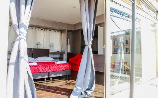 Фото отеля C. Luxury Palace & Hostel