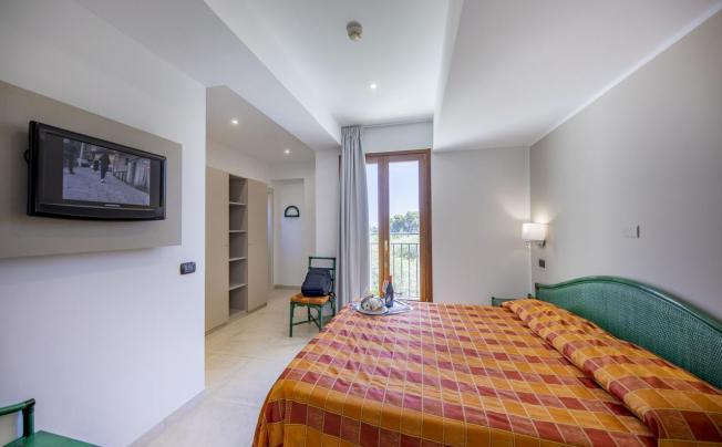 Фото отеля Baia Del Capitano Hotel