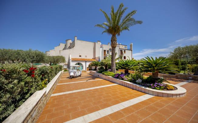 Фото отеля Baia Del Capitano Hotel