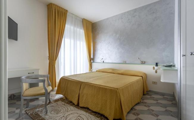 Фото отеля Capri Hotel
