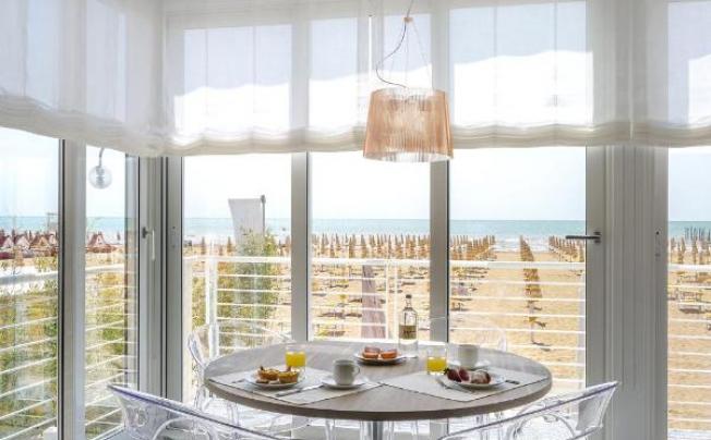 Фото отеля Capri Hotel