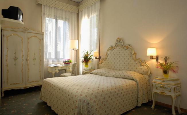 Фото отеля Basilea Hotel