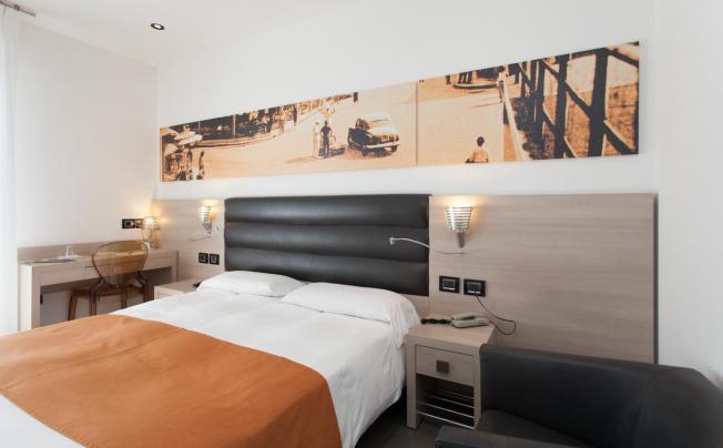 Фото отеля Adlon Hotel