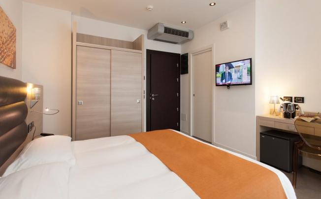 Фото отеля Adlon Hotel