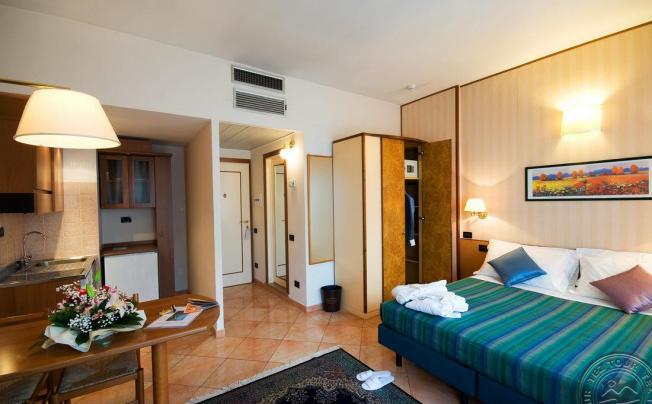 Фото отеля Suite Hotel Parioli