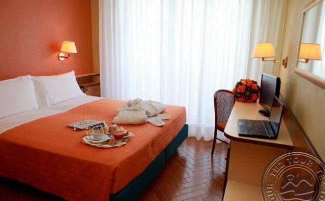Фото отеля Suite Hotel Parioli