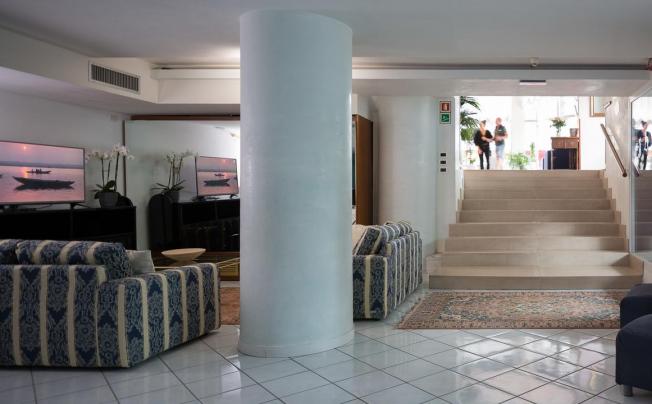 Фото отеля Astro Hotel