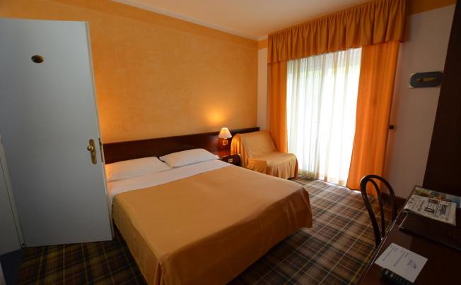Фото отеля Astro Hotel