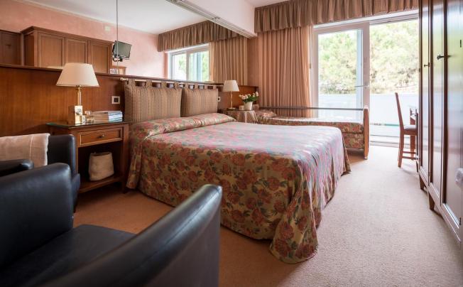 Фото отеля Astro Hotel
