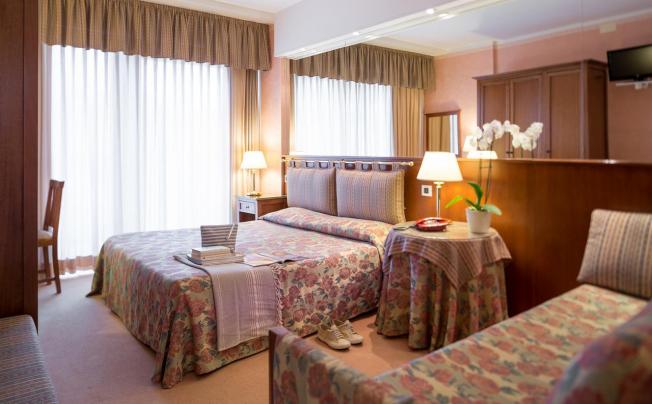 Фото отеля Astro Hotel