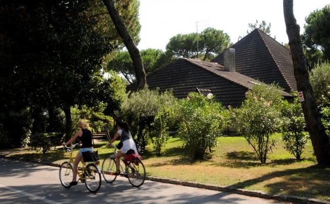 Фото отеля Albarella Island Apartments