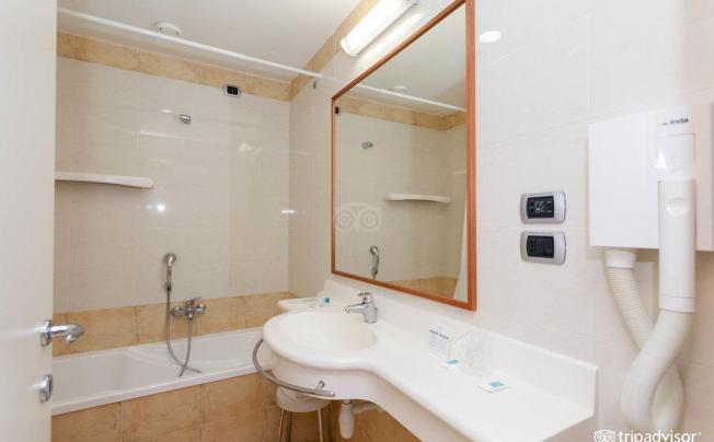 Фото отеля Mirabeau Park Hotel