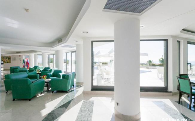Фото отеля Mirabeau Park Hotel