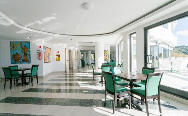 Фото отеля Mirabeau Park Hotel