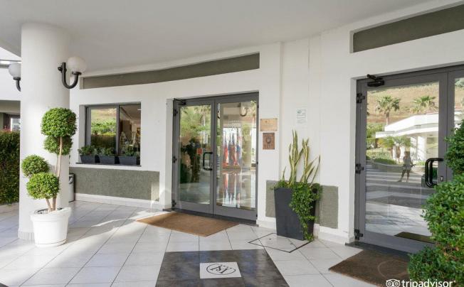 Фото отеля Mirabeau Park Hotel