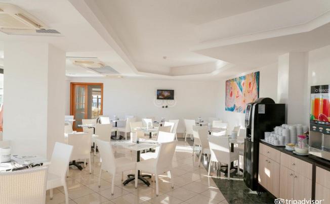 Фото отеля Mirabeau Park Hotel