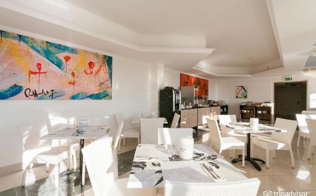 Фото отеля Mirabeau Park Hotel
