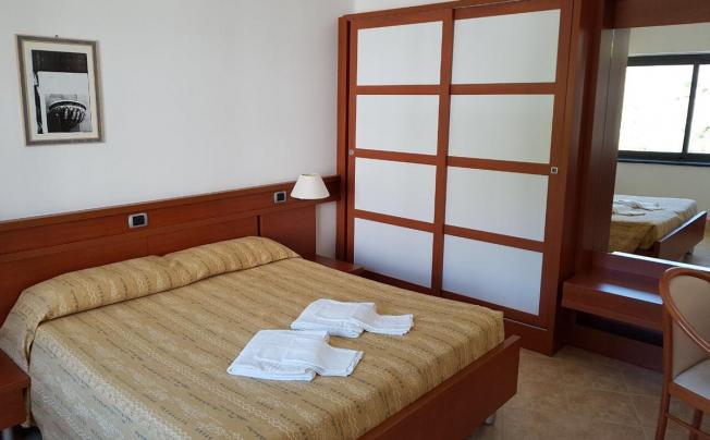 Фото отеля Mirabeau Park Hotel