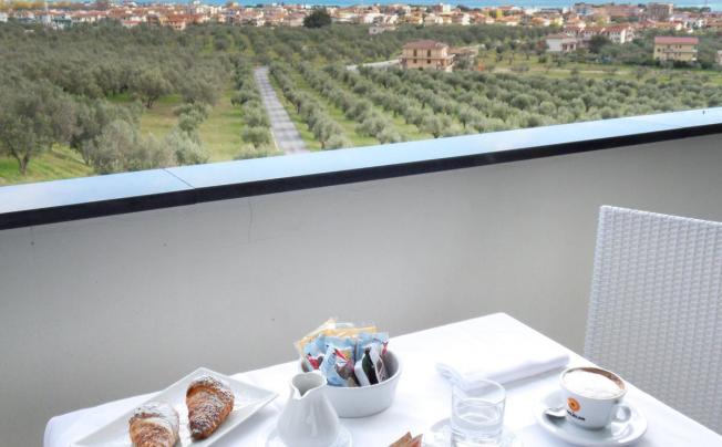 Фото отеля Mirabeau Park Hotel