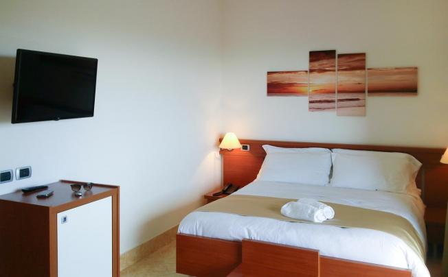 Фото отеля Mirabeau Park Hotel
