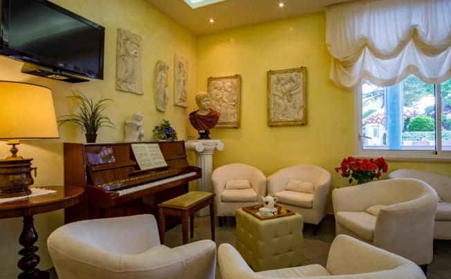 Фото отеля Villa Dei Fiori Hotel