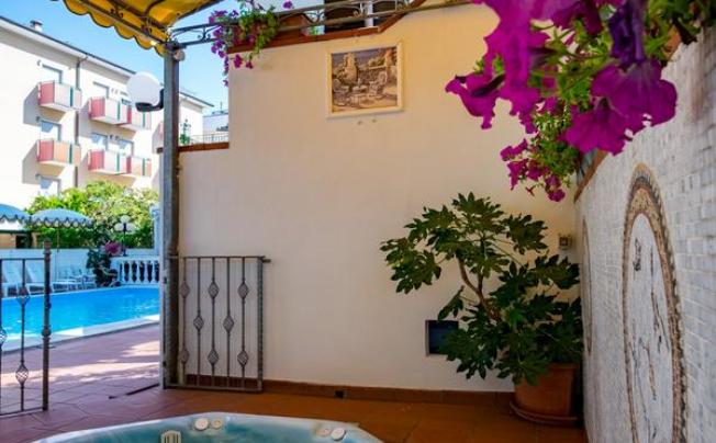 Фото отеля Villa Dei Fiori Hotel