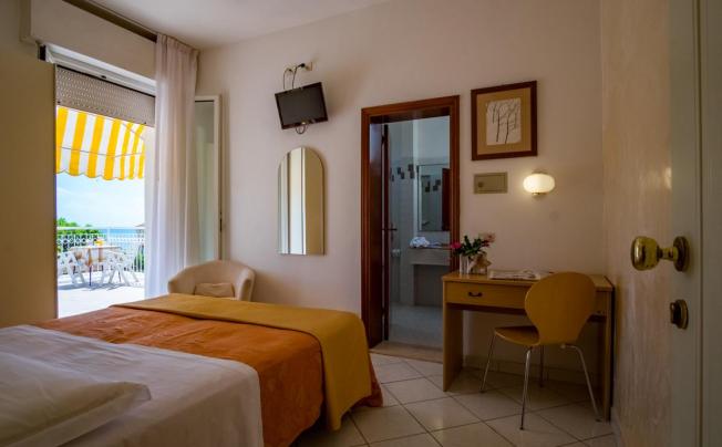 Фото отеля Villa Dei Fiori Hotel