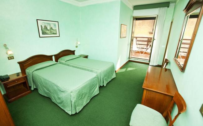 Фото отеля Adriatic Hotel Rome