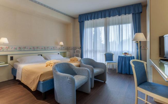 Фото отеля Bristol Buja Hotel