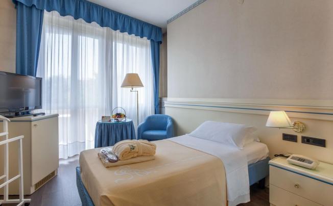 Фото отеля Bristol Buja Hotel
