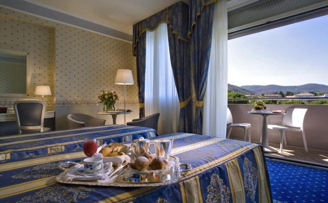 Фото отеля Bristol Buja Hotel