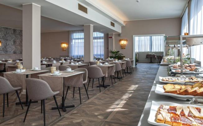 Фото отеля Bristol Buja Hotel