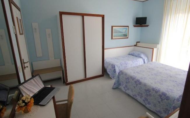 Фото отеля HOTEL LILIANA