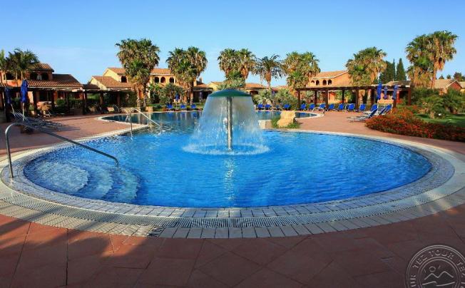 Фото отеля Lantana Resort