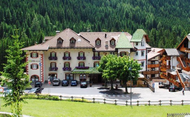 Фото отеля Bernard Hotel
