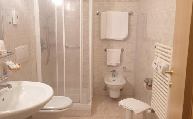 Фото отеля Bernard Hotel