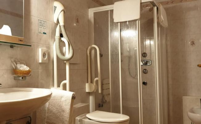 Фото отеля Bernard Hotel