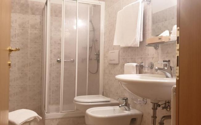 Фото отеля Bernard Hotel