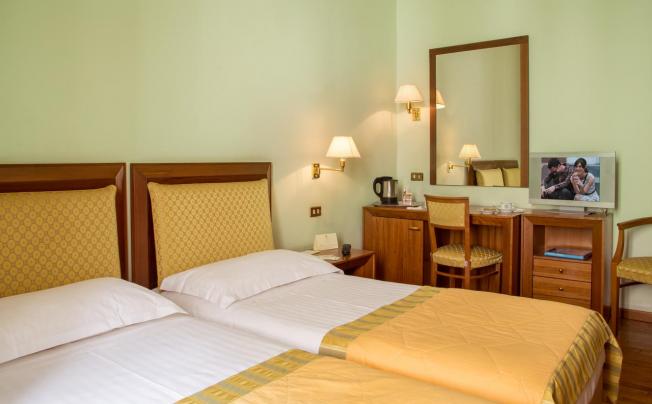Фото отеля 9 Hotel Cesari