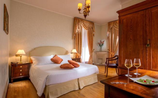 Фото отеля 9 Hotel Cesari