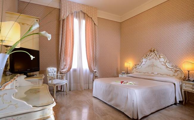 Фото отеля Canaletto Hotel