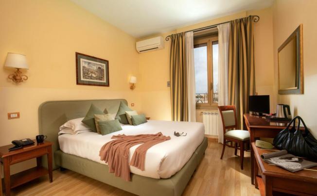 Фото отеля Colosseum Hotel