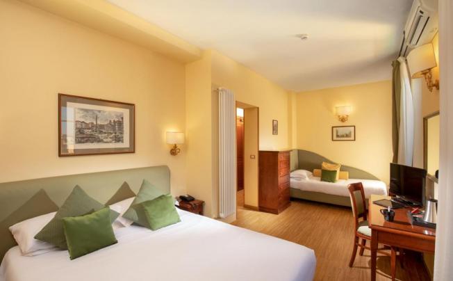 Фото отеля Colosseum Hotel