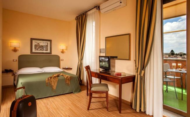 Фото отеля Colosseum Hotel