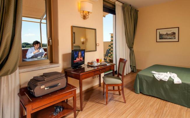 Фото отеля Colosseum Hotel