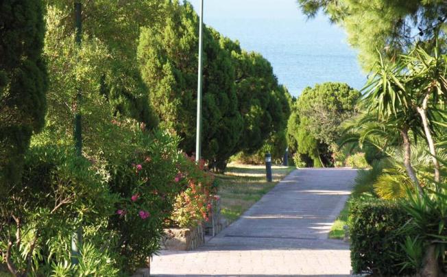 Фото отеля Baia Delle Ginestre Hotel