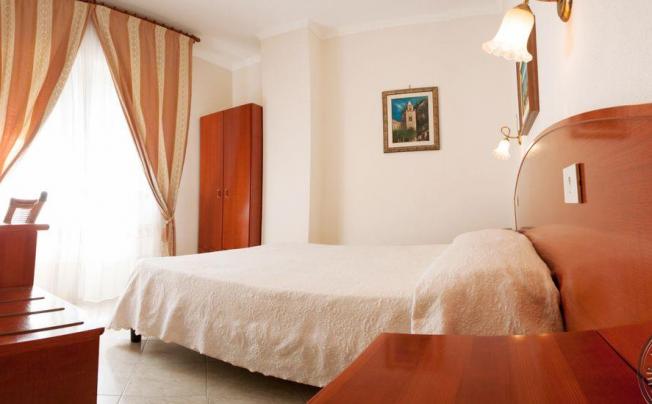Фото отеля Mediterraneo Hotel